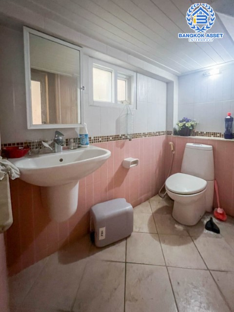 *****ทาวน์โฮมมือสองย่านกรุงเทพฯ ม.นนทรีเพลส พระราม5 เนื้อที่ 26 ตร.ว.  ฟังก์ชัน 4 ห้องนอน 4 ห้องน้ำ ที่จอดรถ 1 คัน บ้านกว้าง เฟอร์นิเจอร์ครบ! บนทำเลแห่งการเดินทาง ใกล้รถไฟฟ้าสายสีม่วง "สถานีแยกติวานนท์" จองเลย!